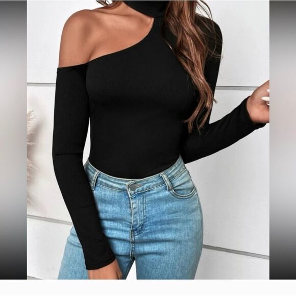 Trendy Sexy Black Top - Picture 4 of 4